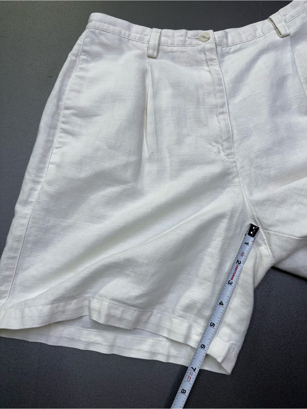 Liz Claiborne 100% Linen White Bermuda Shorts Women Size 4 Classic - Picture 3 of 6